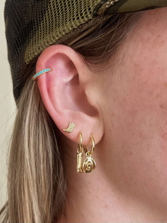 Perfect pair of boots stud earrings